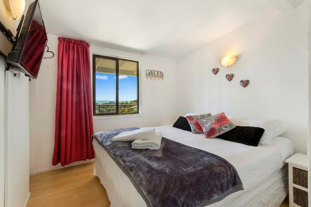 Waiheke Island Resort 10/70