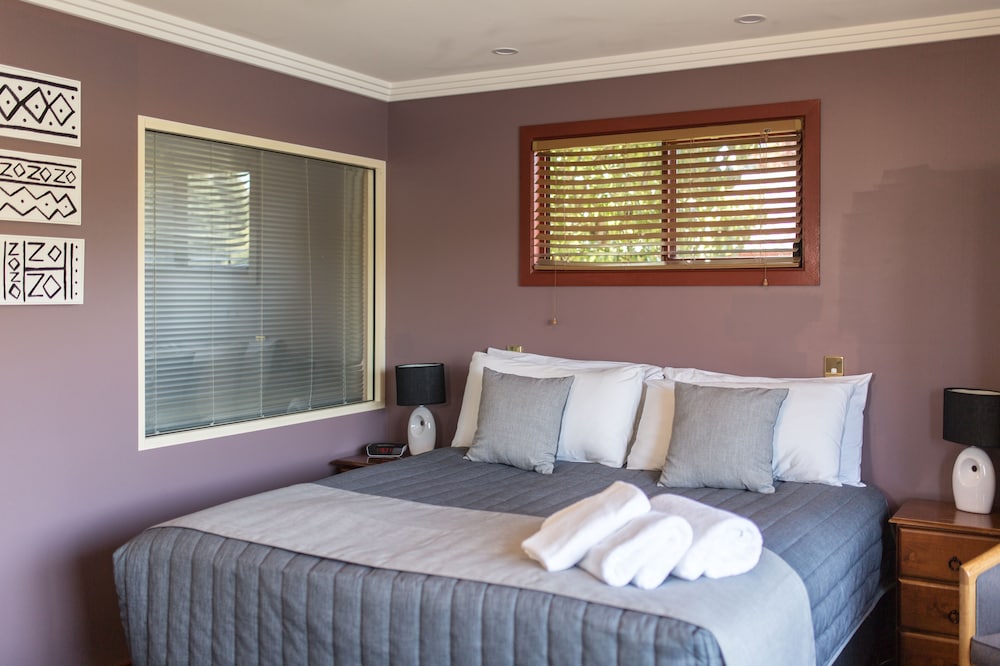 Spa, Villa, King Bed, Water Front