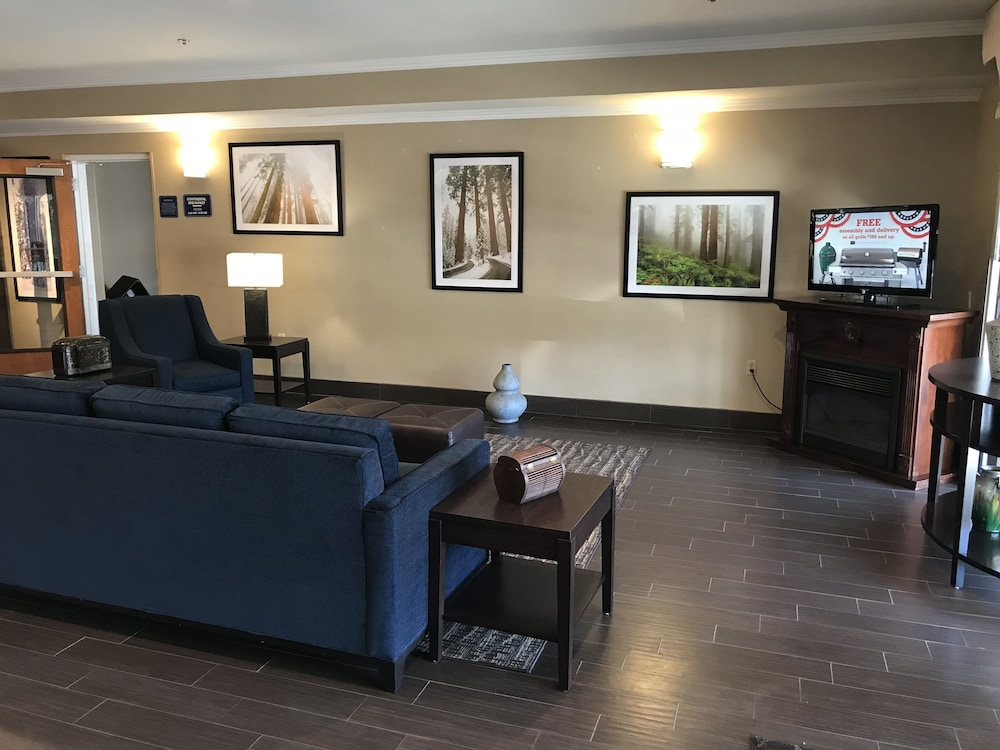 Comfort Suites Visalia - Convention Center 18/41