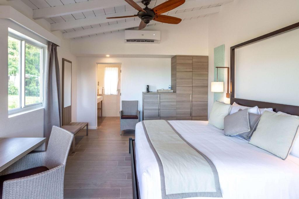 Standard, King Bed, Beach Front