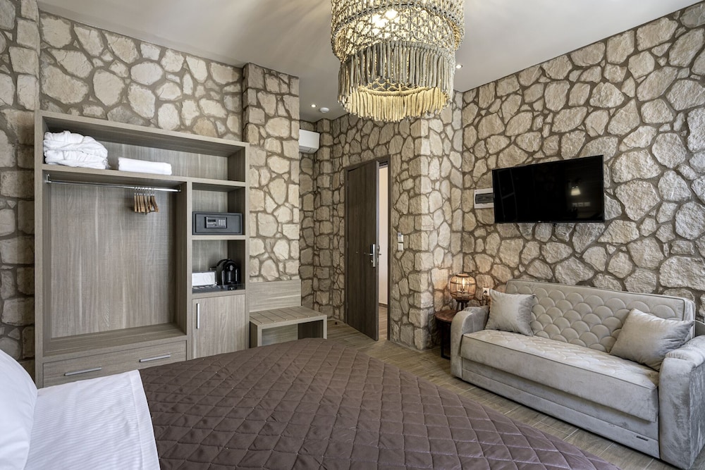 Athens Manor Houses 30/50