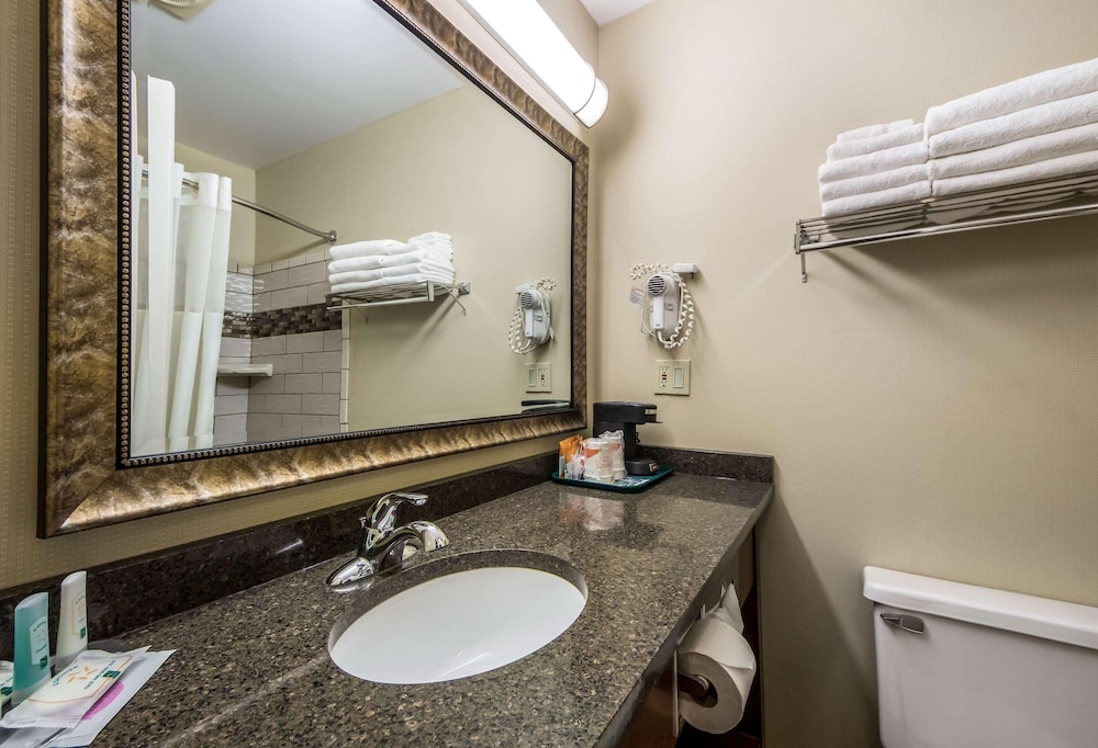 Quality Inn & Suites Newberry, MI 49/49
