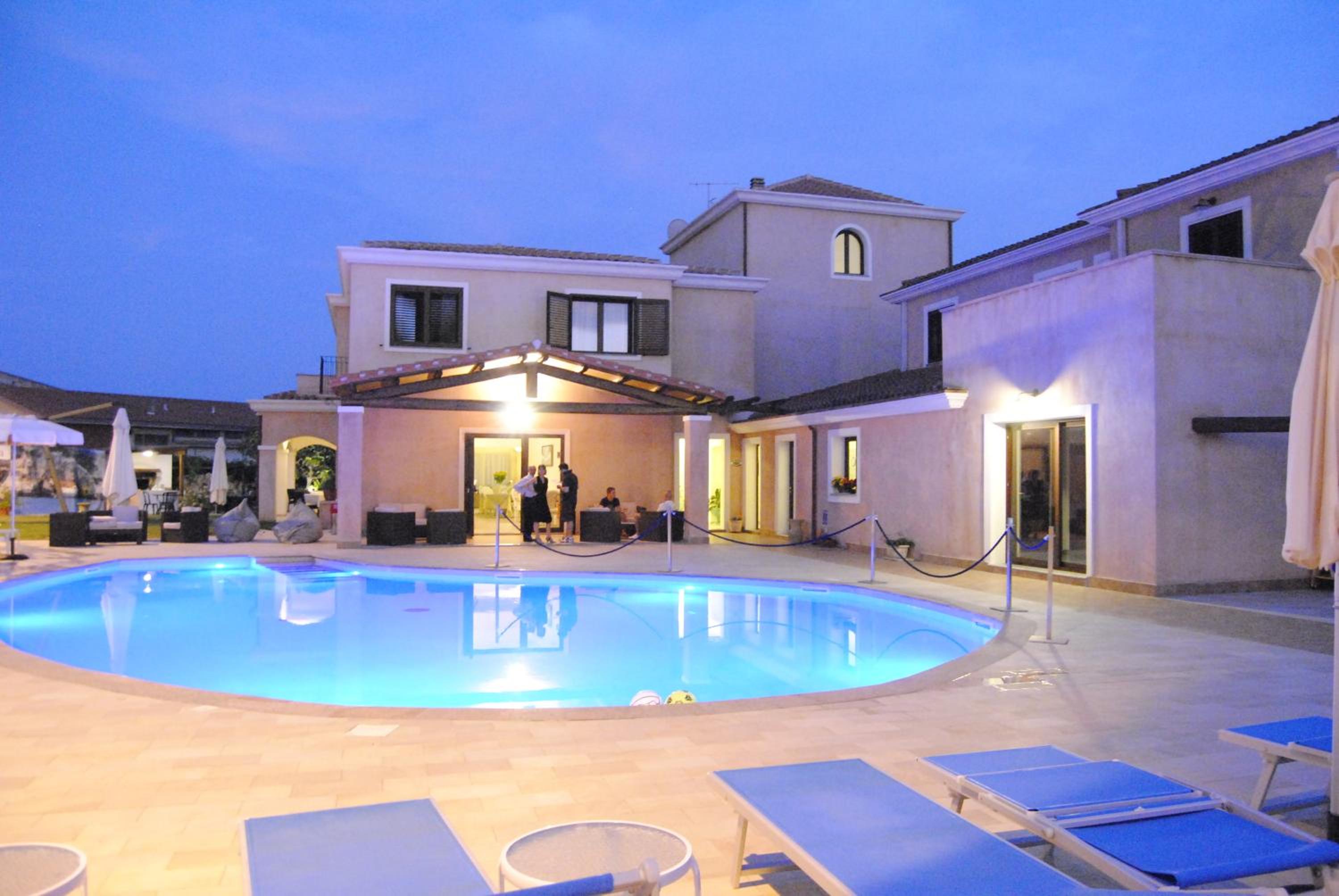 La Perla Hotel 7/47