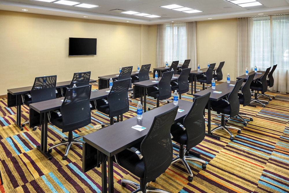 Fairfield Inn Suites North Bergen 24/27
