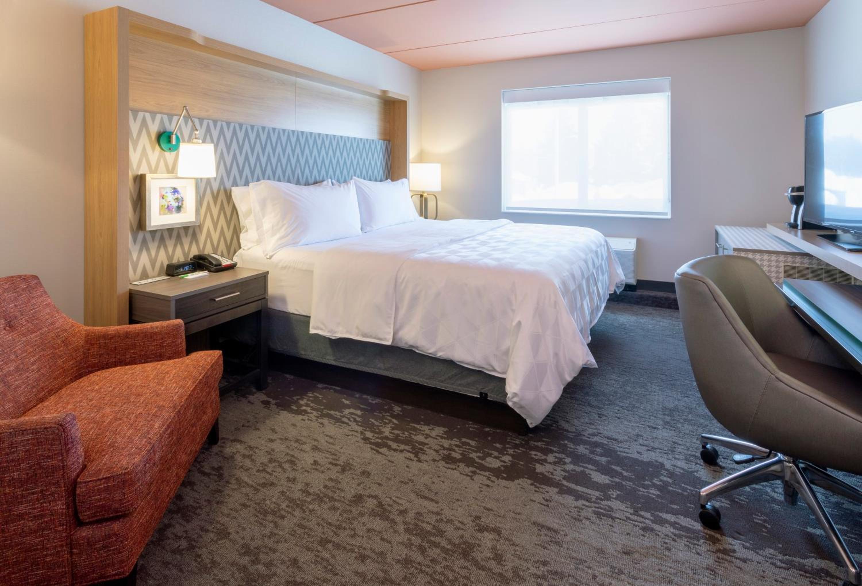 غرفة بسرير كينج مع أريكة، Holiday Inn Express & Suites Rock Springs Green River 3/5
