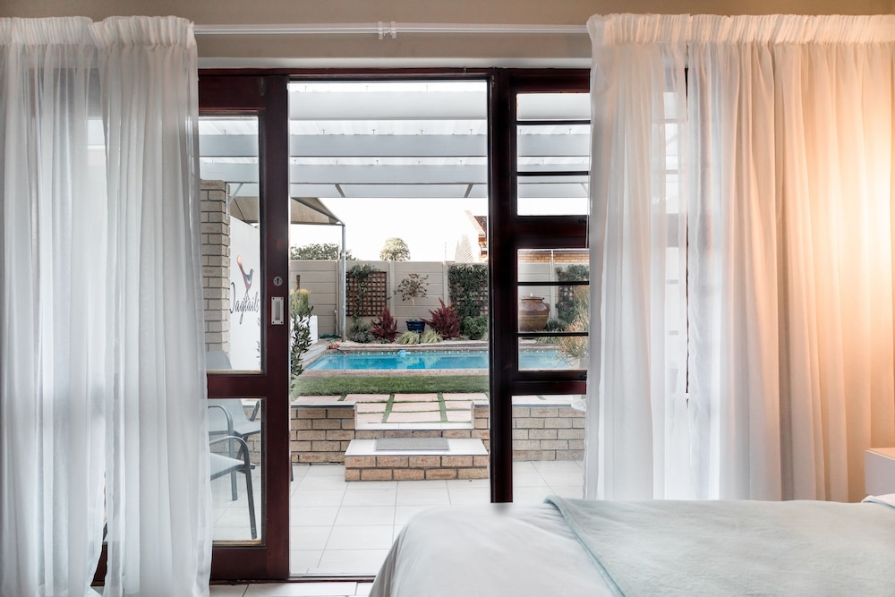 Wagtails Guest House 26/50