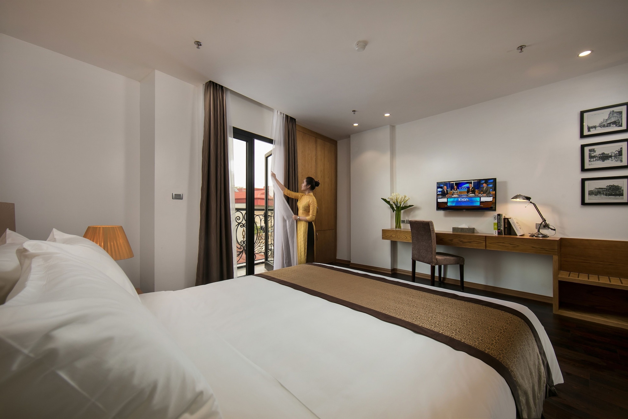 1 BEDROOM, JUNIOR SUITE, CITY VIEW, BATHTUB