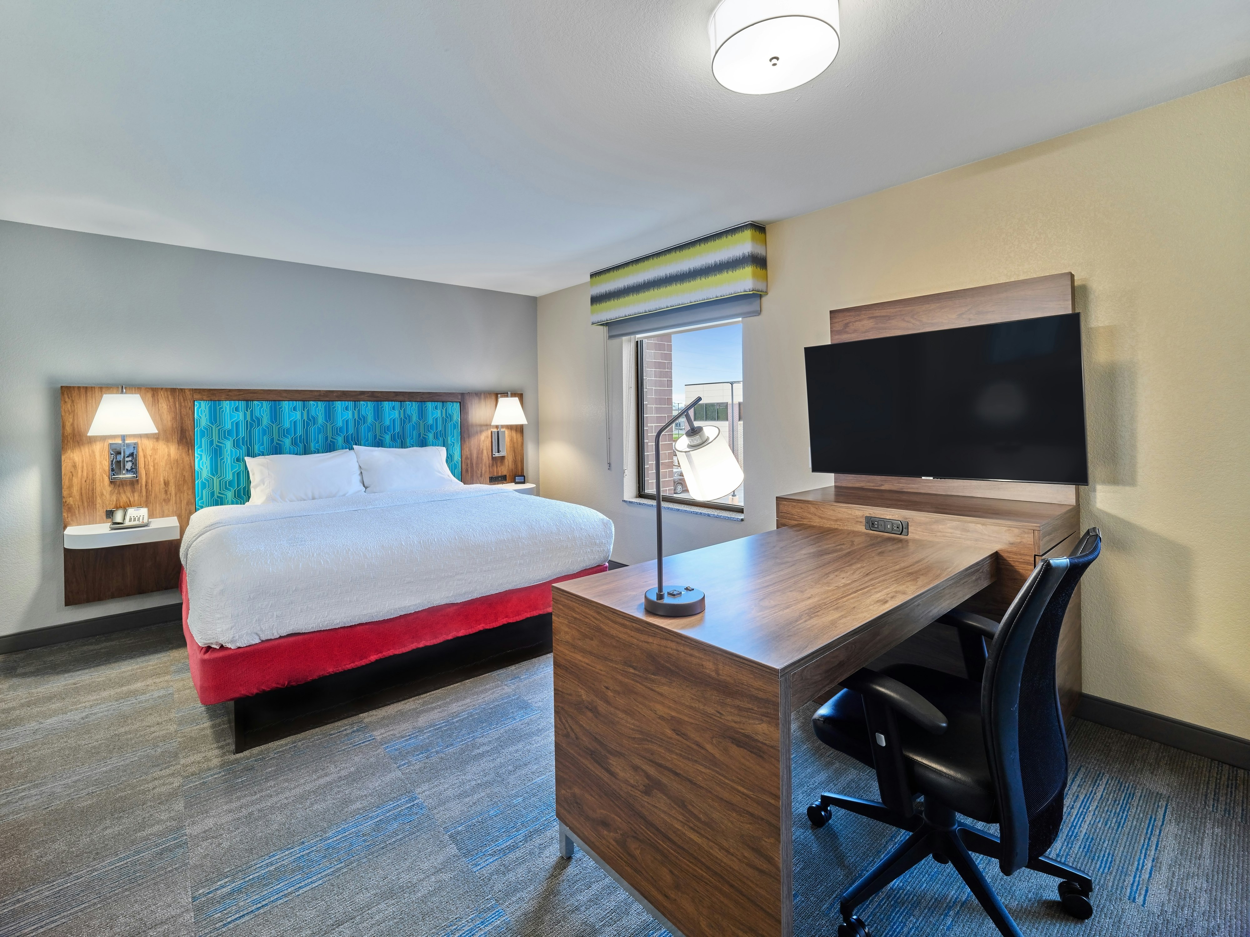 استوديو بسرير كينج لذوي الإعاقة، HAMPTON INN OMAHA MIDTOWN-AKSARBEN AREA 2/6