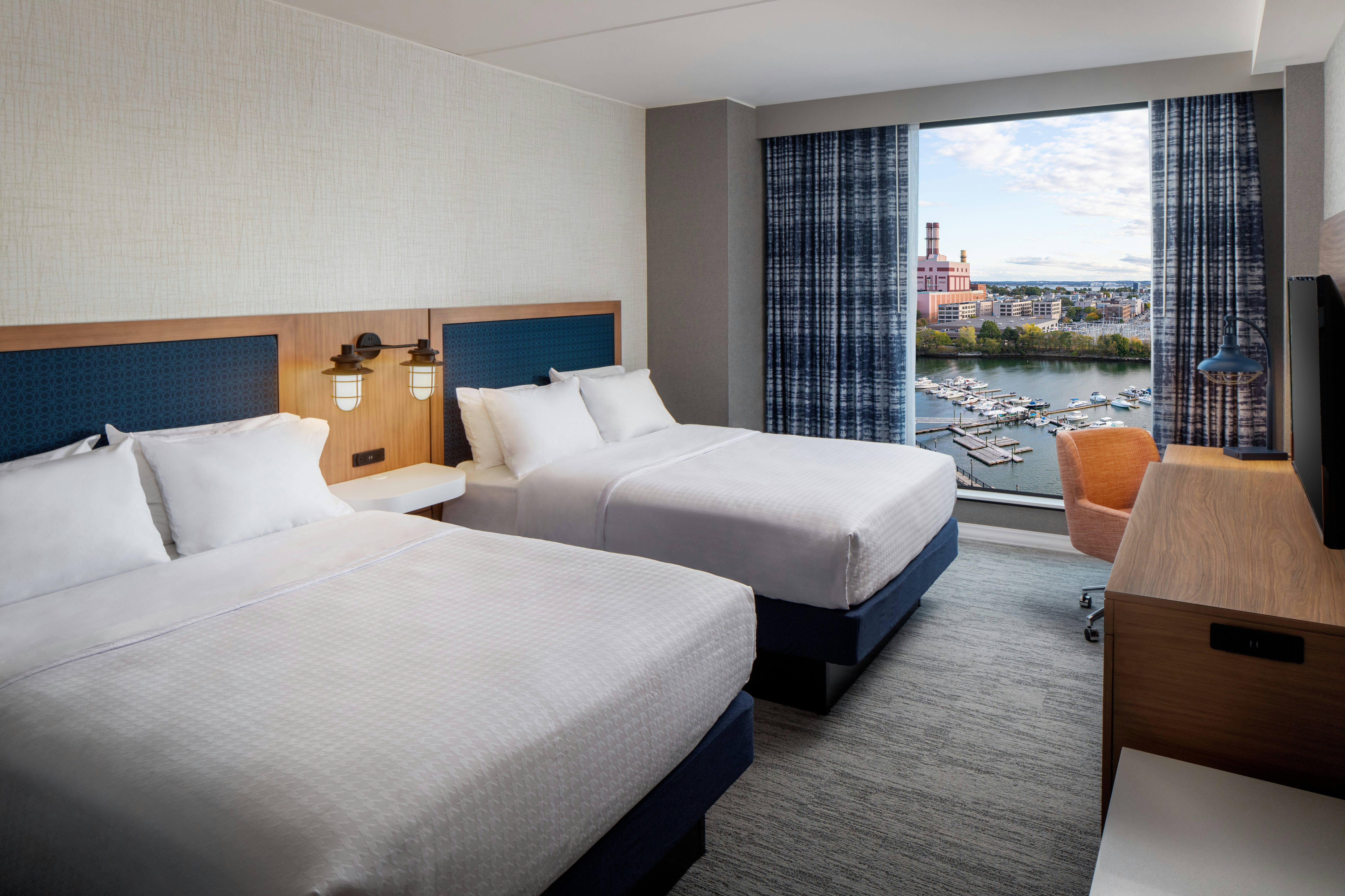 Room, 2 Queen Beds, Water View