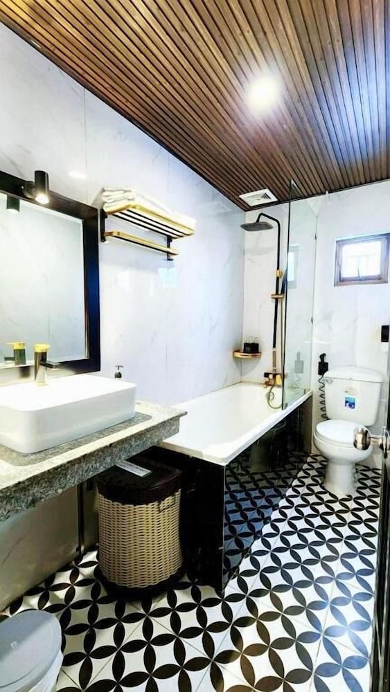 City View Hotel (ex.Hoang Lien Hotel) 49/49