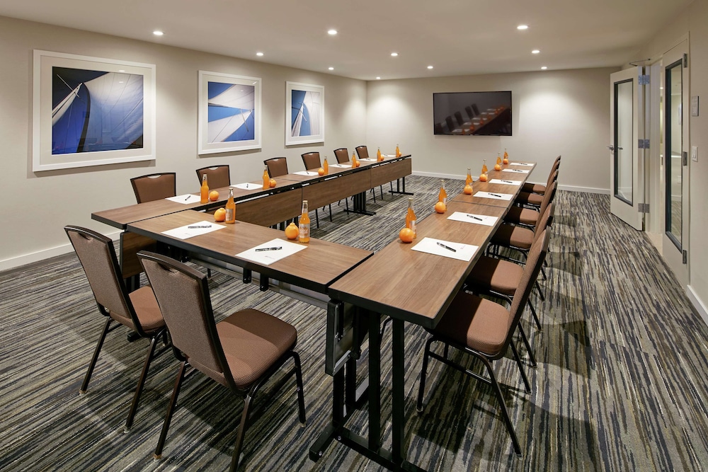 Hilton Garden Inn San Diego Mission Valley Stadium 62/67