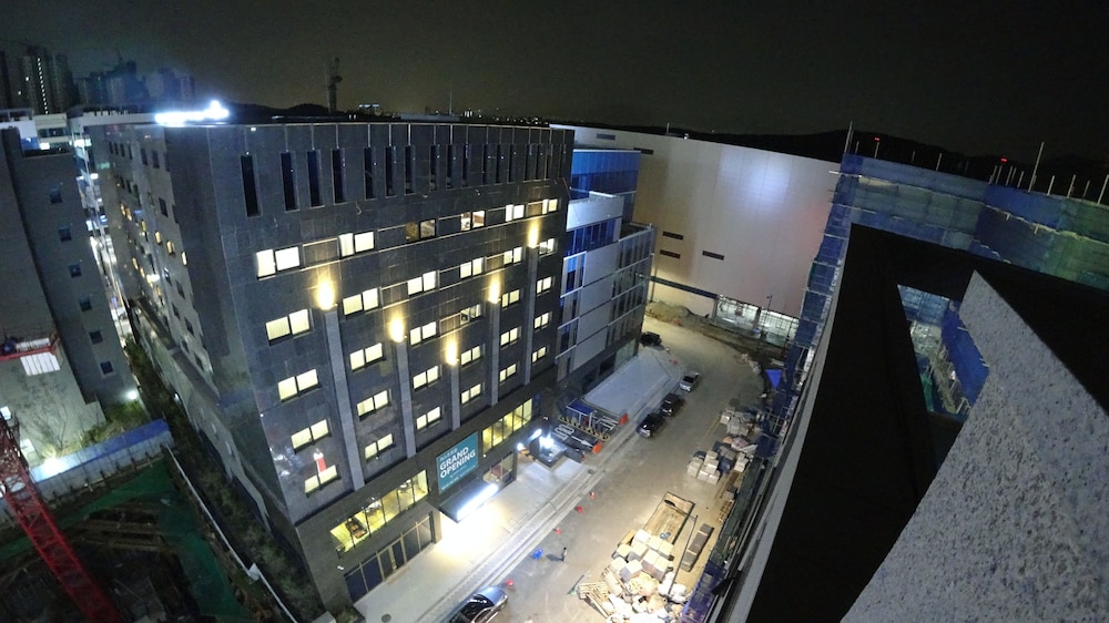 Galmea First Hotel 2/50