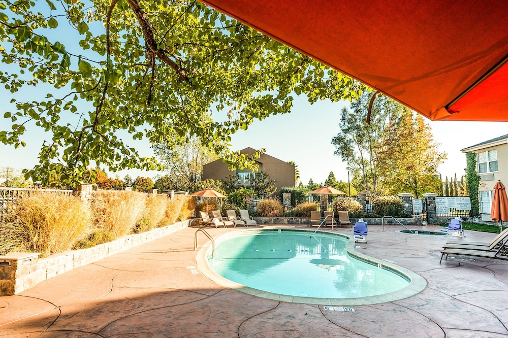 Hotel Indigo Napa Valley 30/62