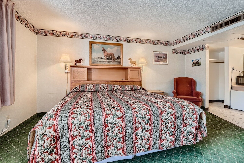 Travelers Uptown Motel 20/54