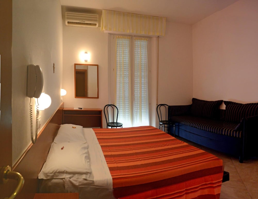 Hotel Trinidad 8/48