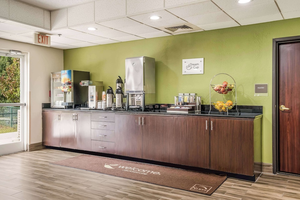 Sleep Inn & Suites Jacksonville Near Camp Lejeune 5/33