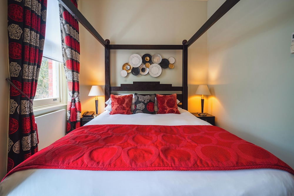 Twenty Nevern Square Hotel 8/49