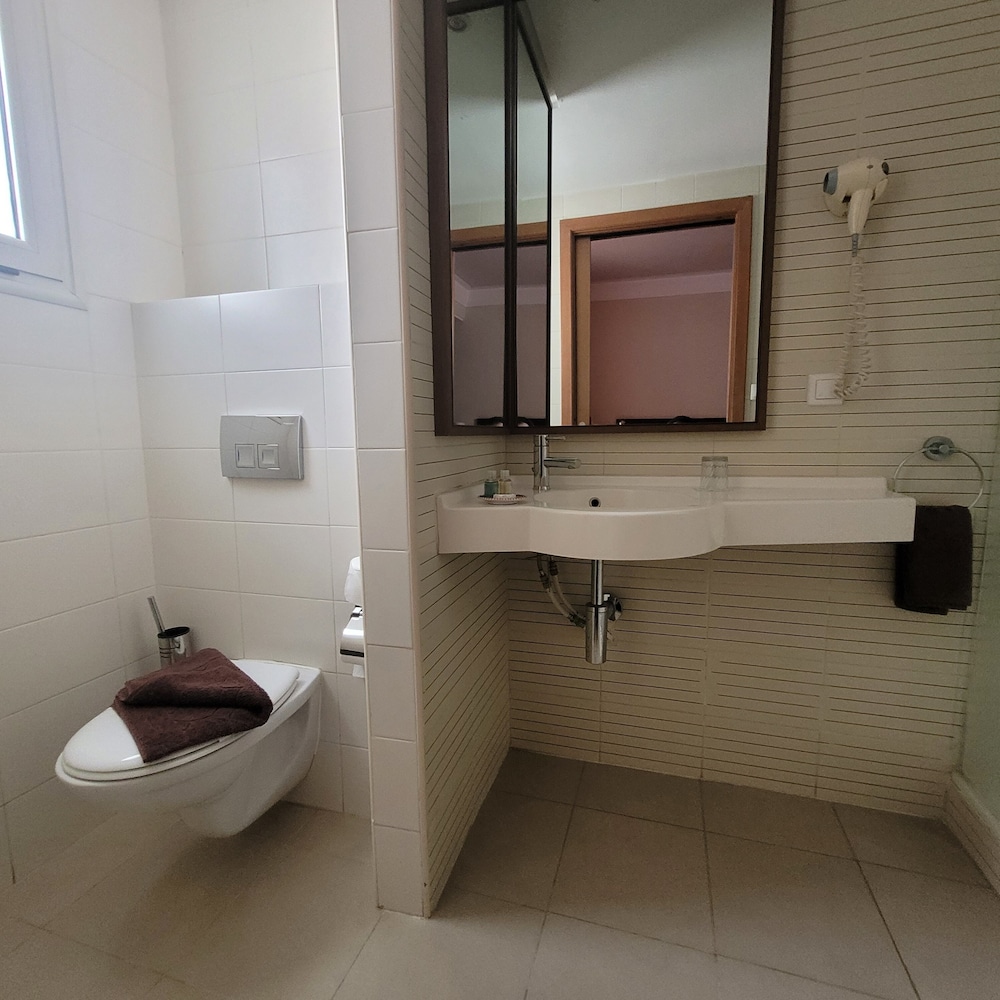 Hotel Tiba 44/44