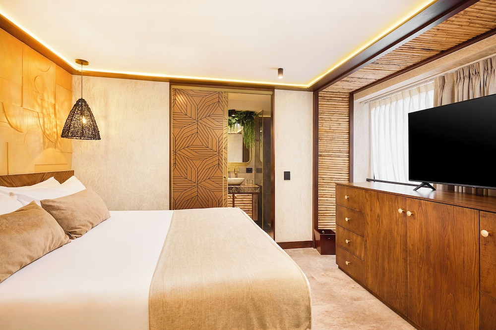 Golden Valley Hotel 19/50