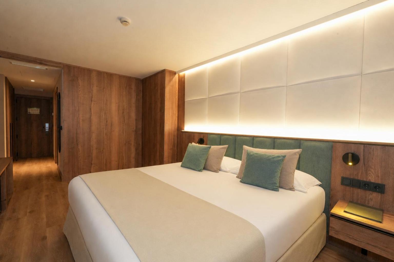Deluxe, Double Bed, Balcony