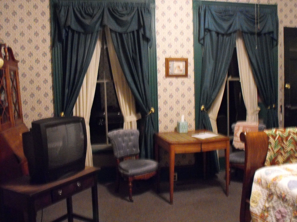 Empire House Hotel 41/59