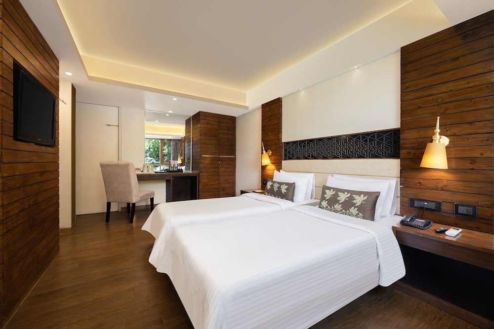 Golden Tulip Srinagar 19/48
