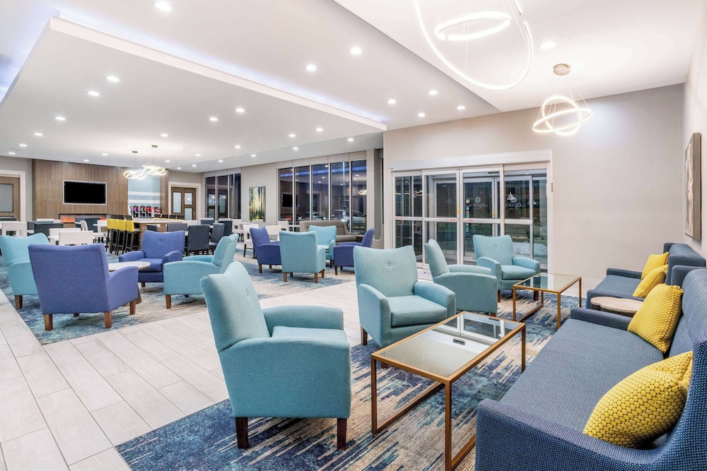 La Quinta Inn and Suites by Wyndham Valdosta 23/35