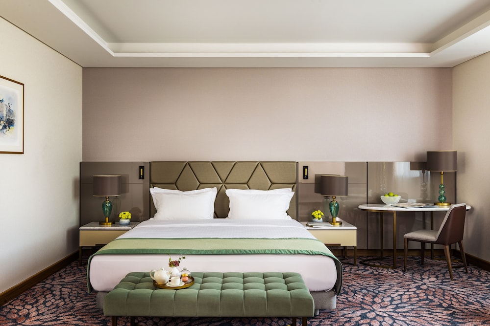 Grand Hotel Millennium Sofia 12/70