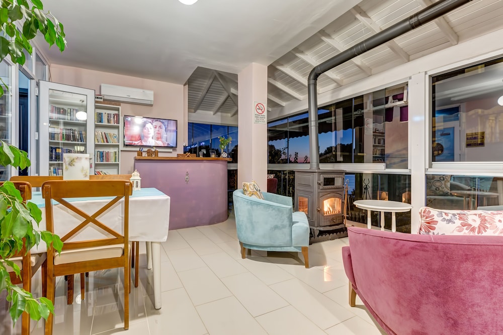 Nefes Hotel 3/34