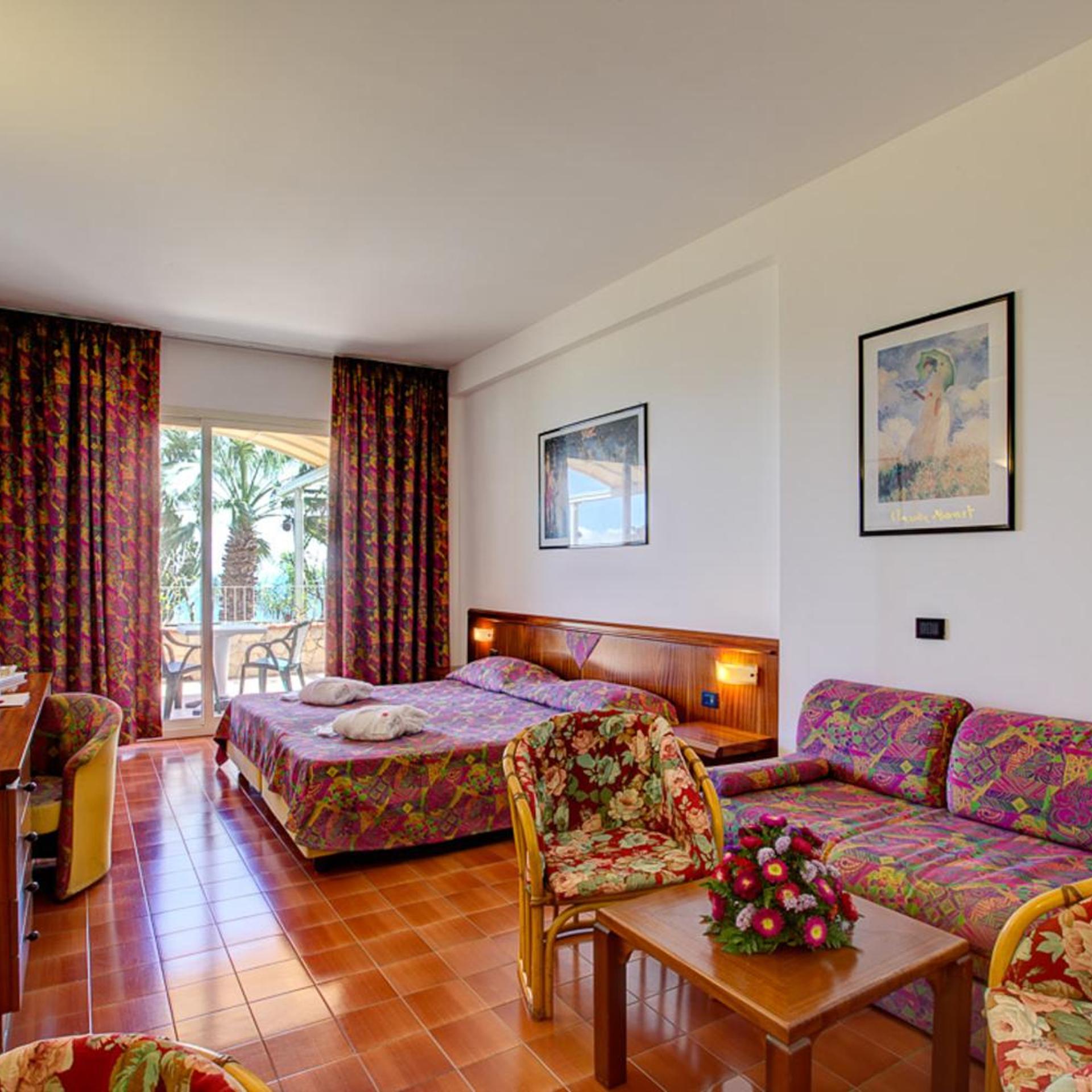 ROOM, DOUBLE OR TWIN BED, SEA VIEW, TERRACE