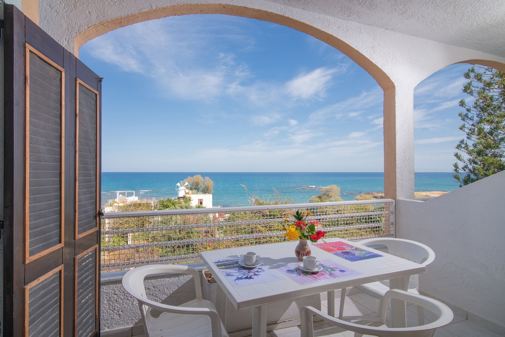 Iliostasi Beach Apartments 26/46