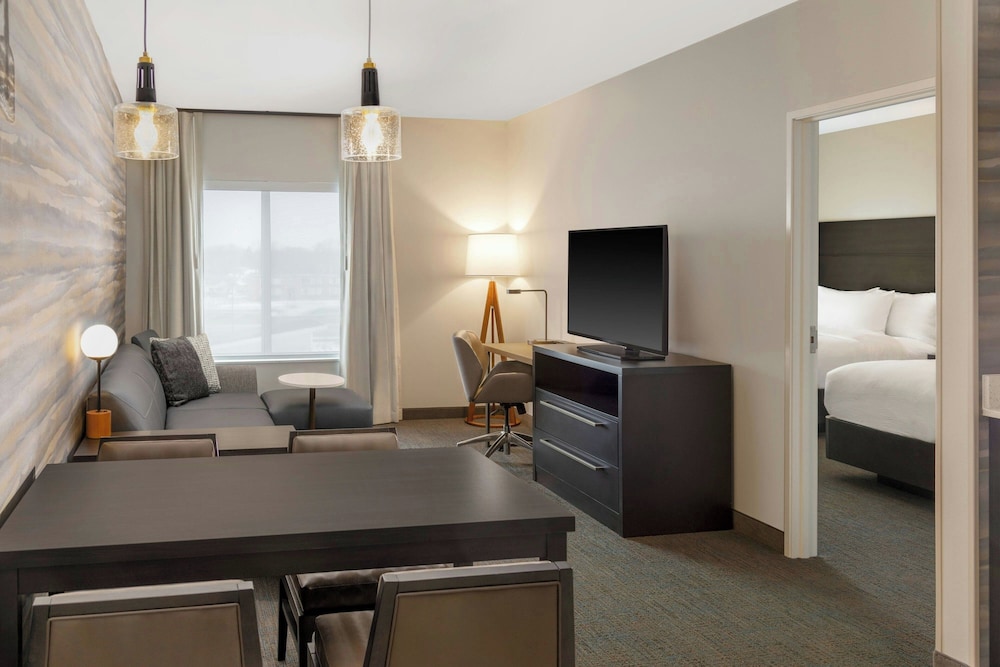 Residence Inn By Marriott Detroit Dearborn 15/33