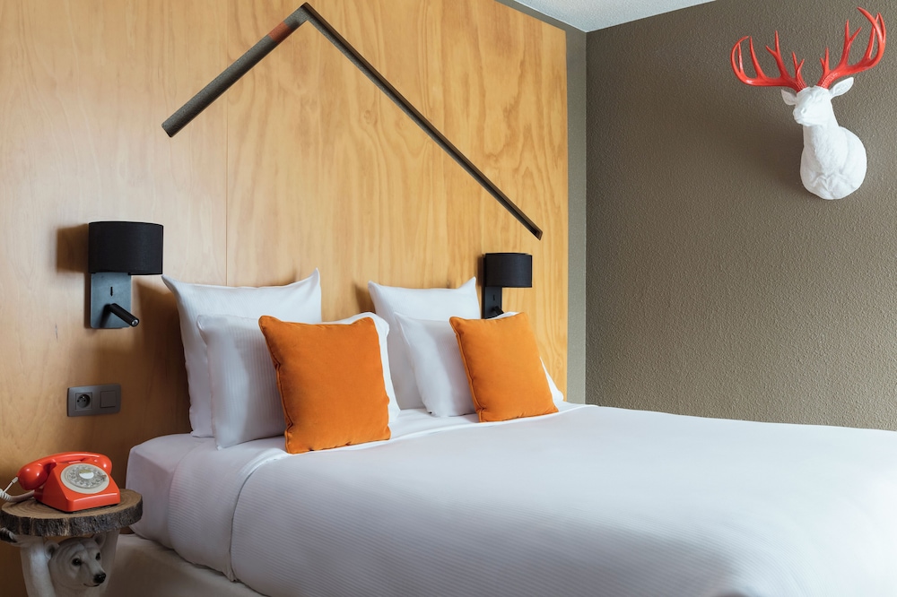 Room, Double Bed