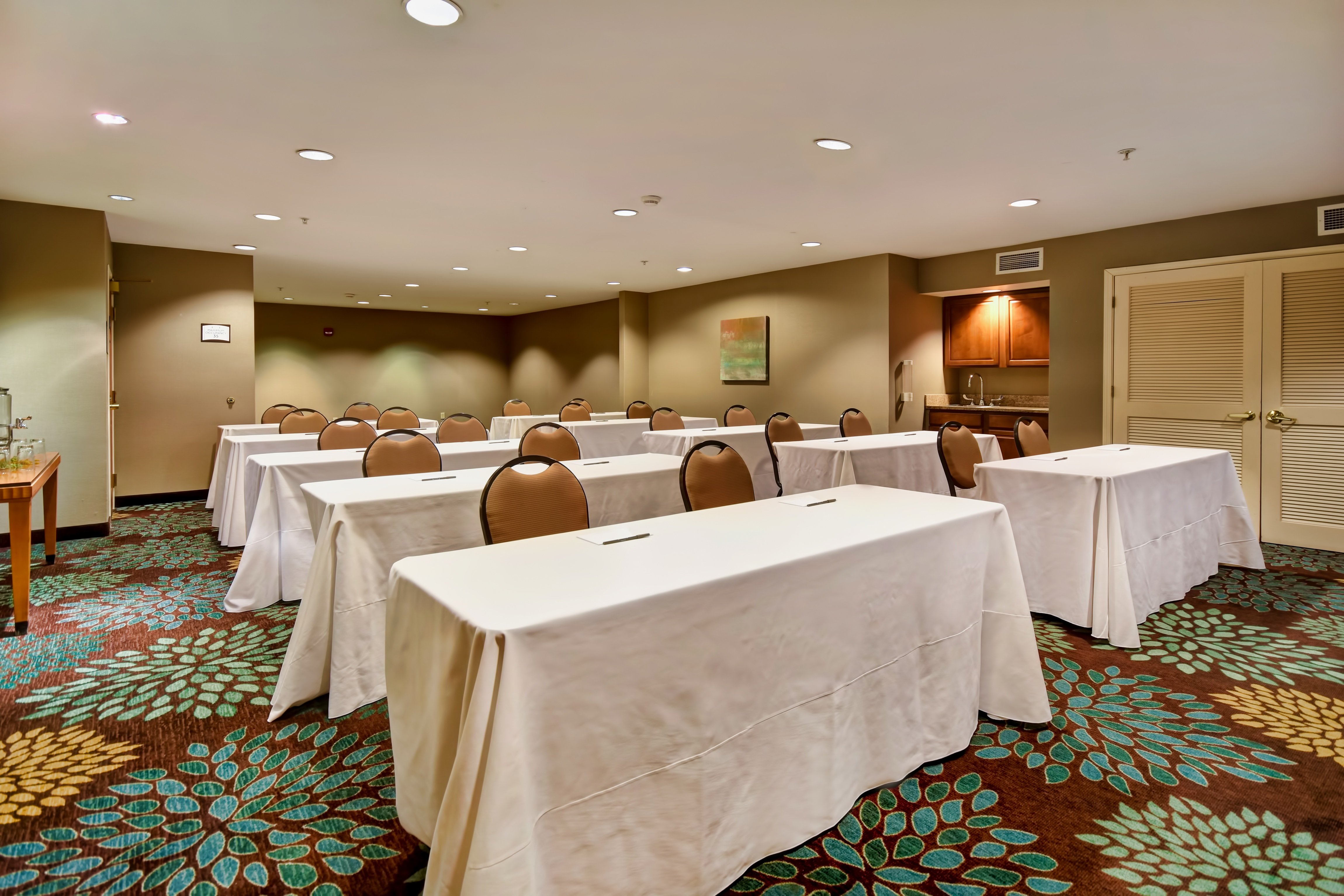 Staybridge Suites Madison-East 8/52