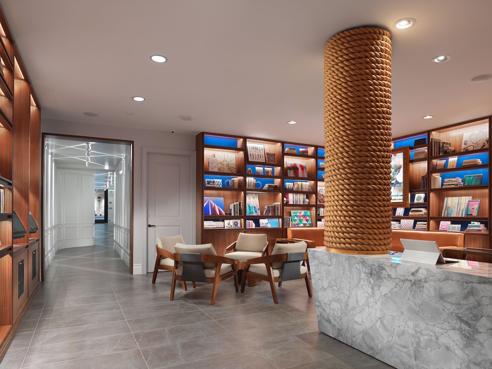 Axiom Hotel 53/76