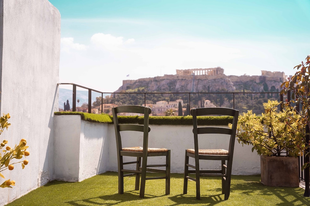 Athens Version Luxury Suites 64/70