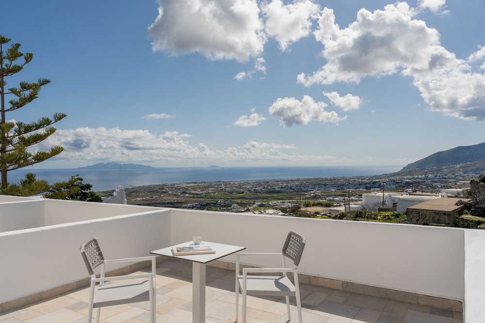 Santorini Palace Hotel 50/58