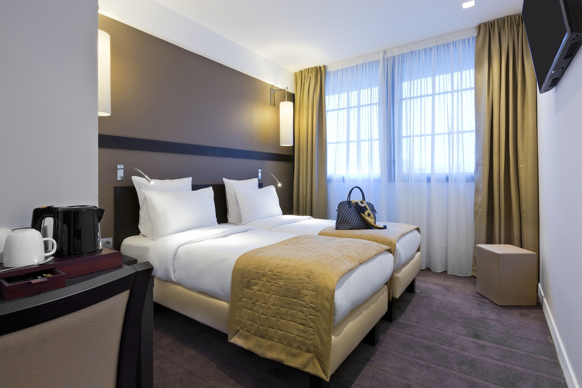 SUPERIOR, DOUBLE BED