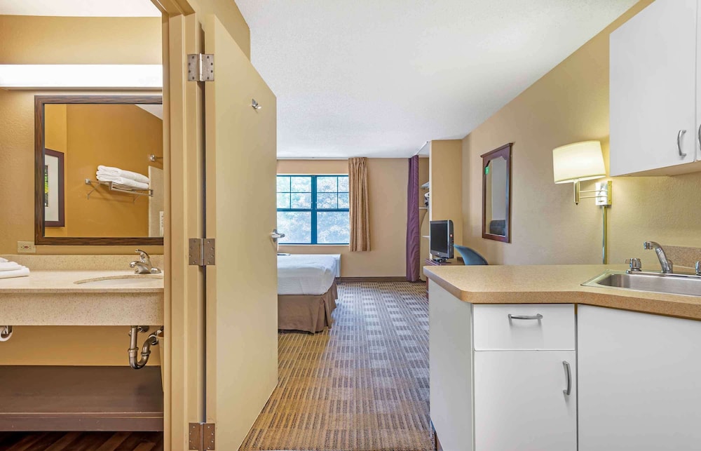 Extended Stay America Suites Princeton - West Windsor 53/56