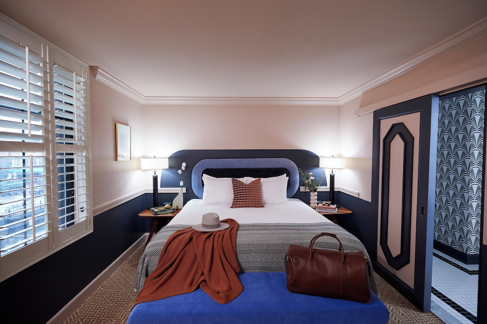 ECONOMY, QUEEN BED