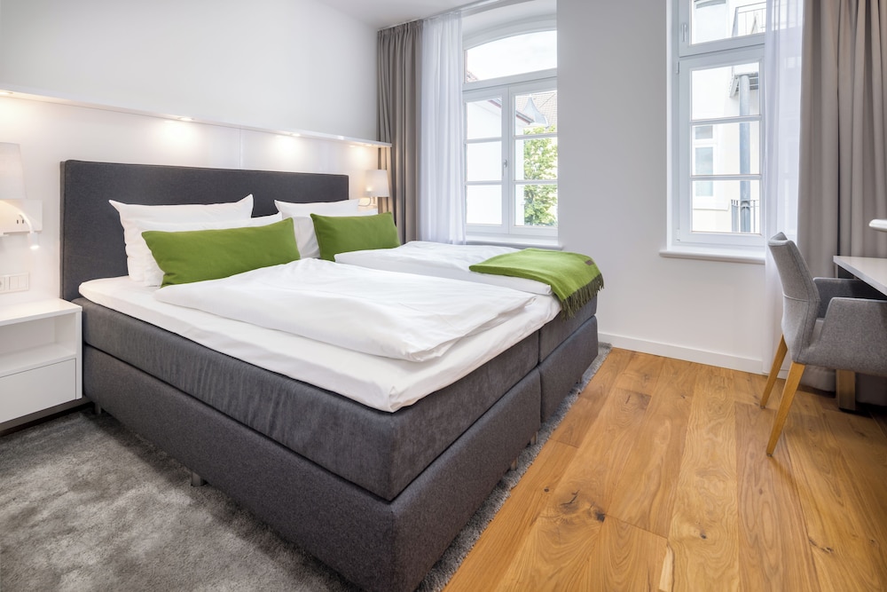 Bergmann Boardinghouse 7/45