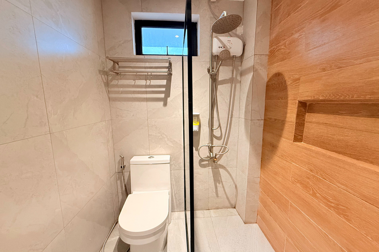 Room, Twin Beds, Private Bathroom, Aurora Suites Pasay near Airport 3/4