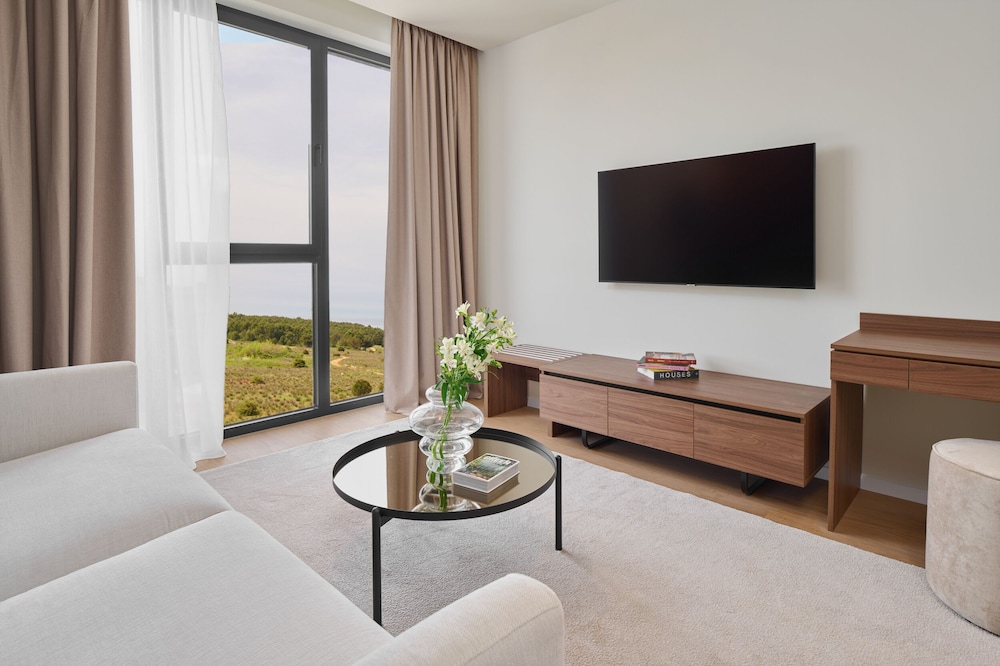 Petram Resort & Residences 47/68