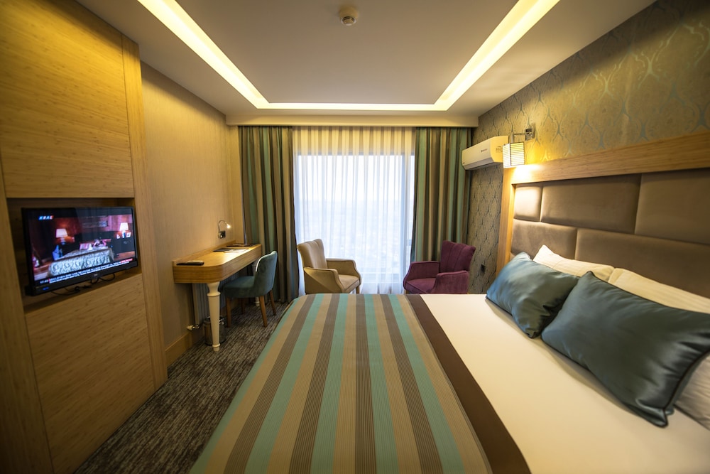 THE BERUSSA HOTEL 27/54