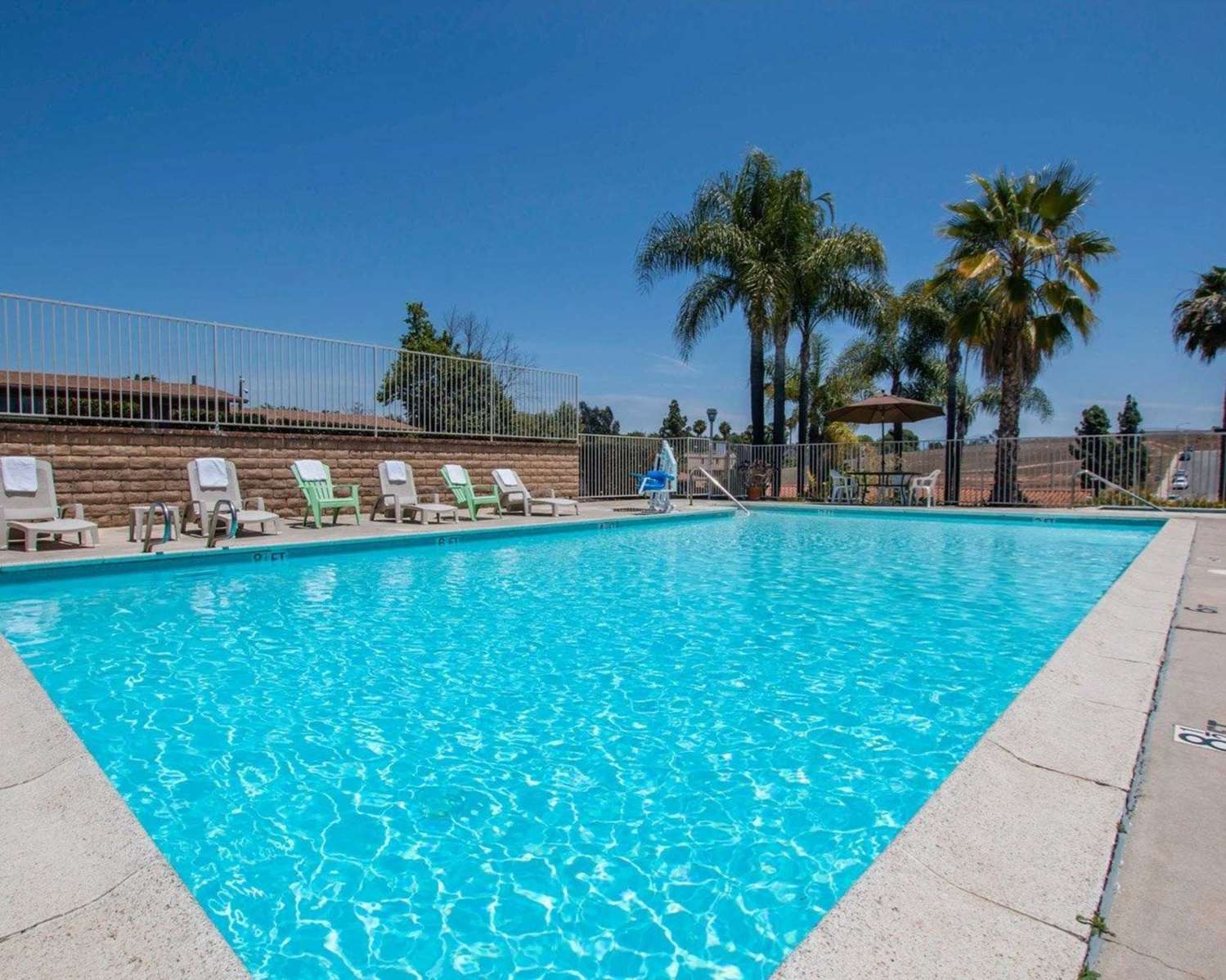Rodeway Inn Fallbrook Downtown 21/28