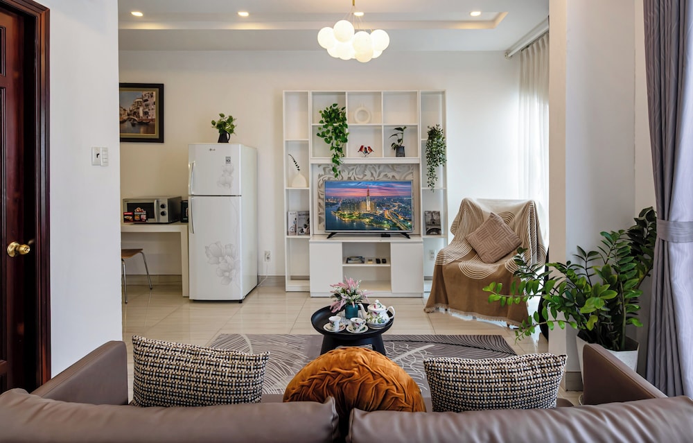 Grace Apartment 3 38/50