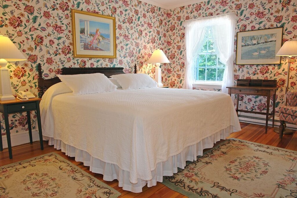 Garden, King Bed، The Colony Hotel 2/9