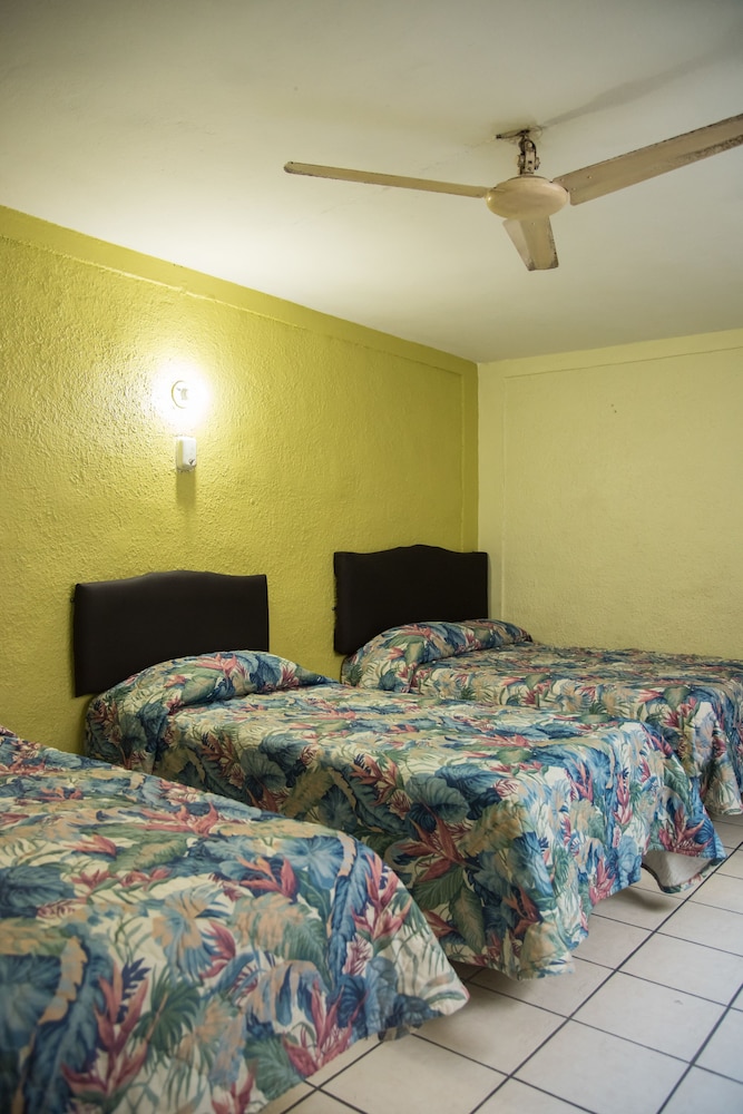 Hotel Esperanza 19/25