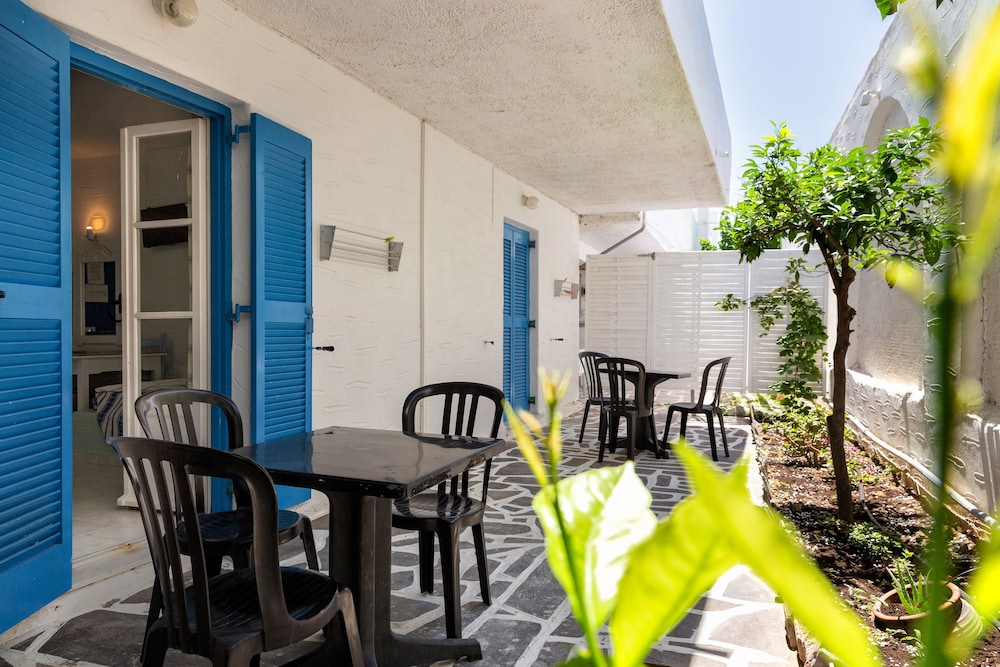 Stratos Apartments and Studios 5/45