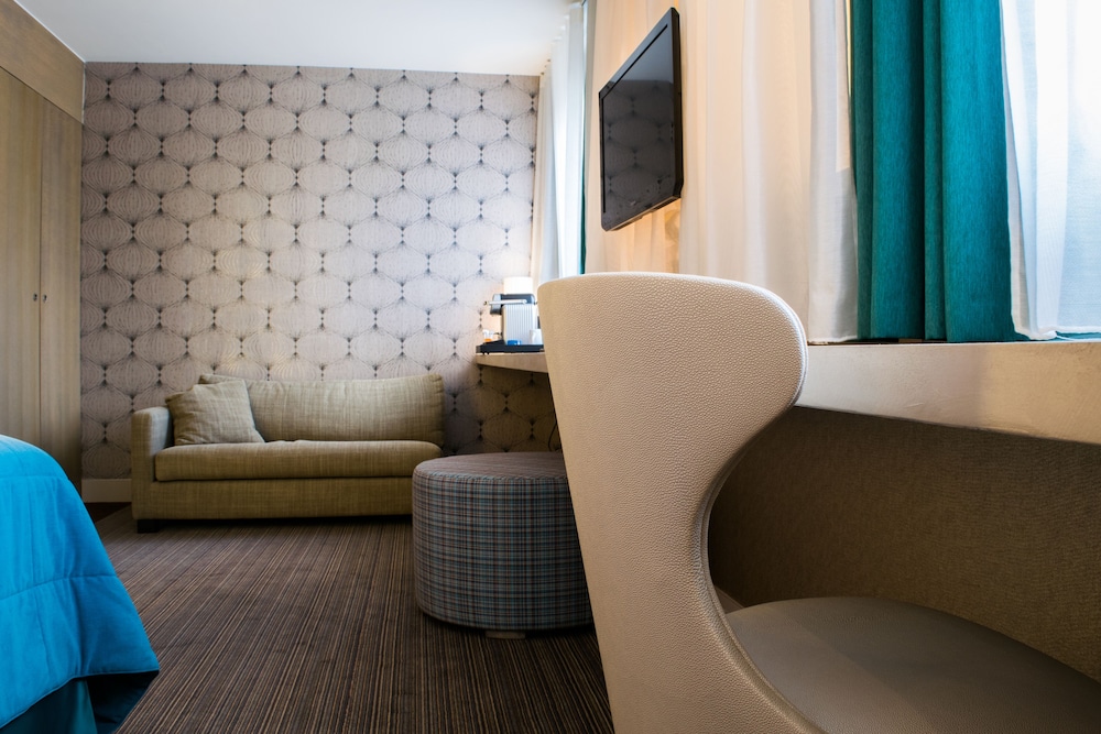 Paris Neuilly Hotel 50/64